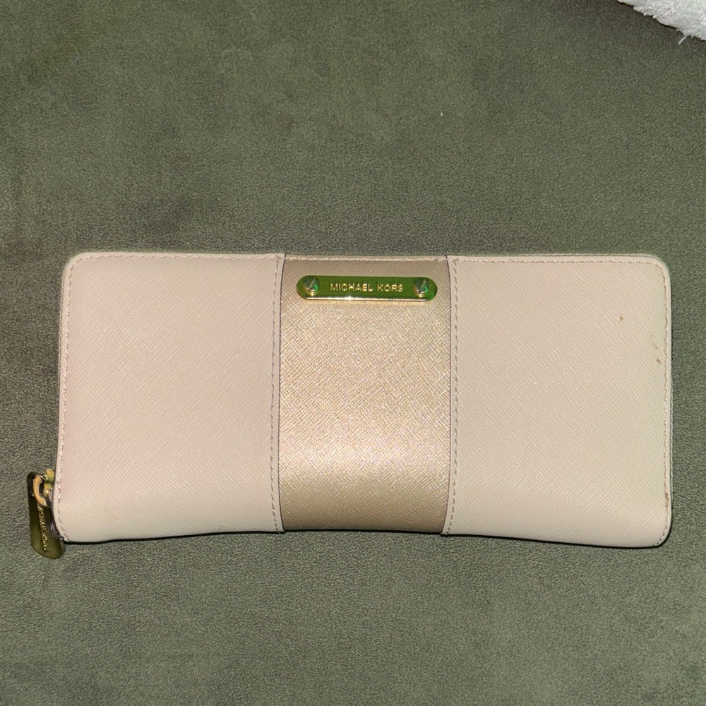 Michael Kors light pink and Gold Women's Wallet